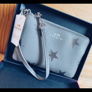 💫Brand New Coach Wristlet!!💫